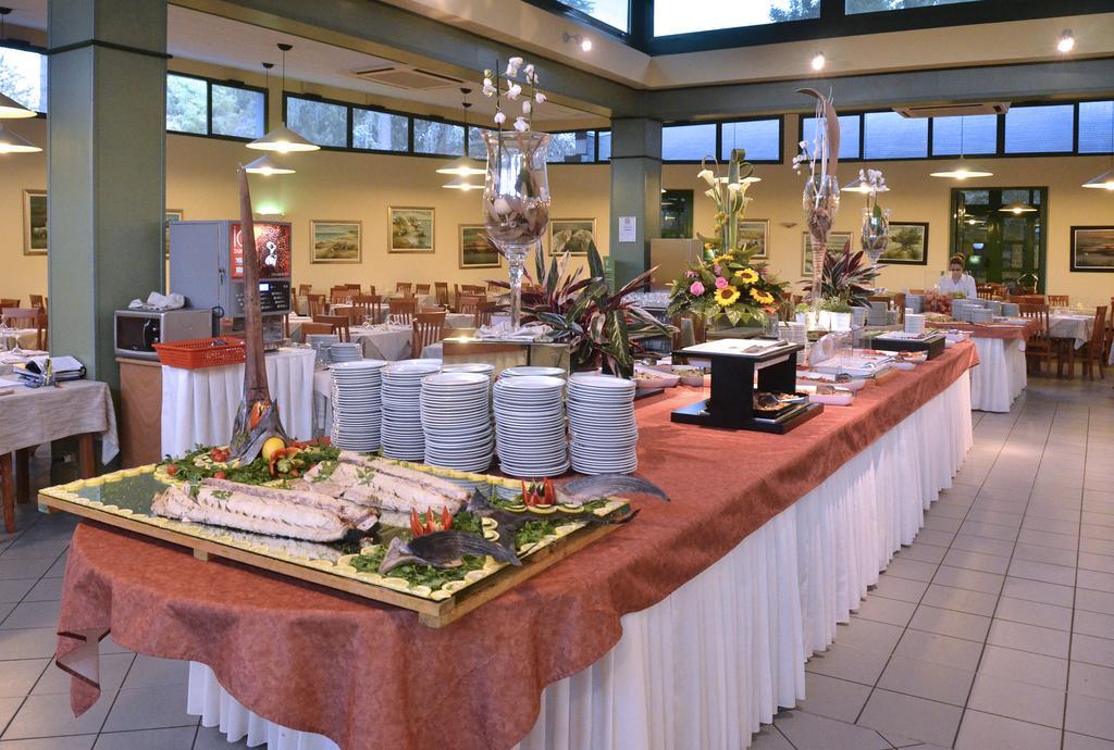 Club Village & Hotel Spiaggia Romea Lido di Volano Dış mekan fotoğraf